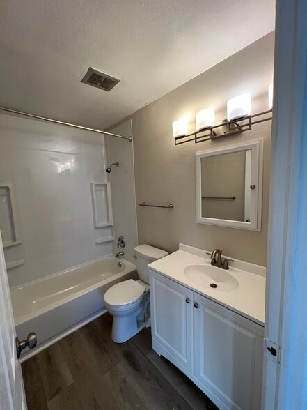 Building Photo - 44 Pretoria Dr