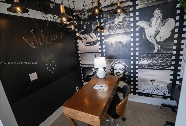 Building Photo - 1717 N Bayshore Dr