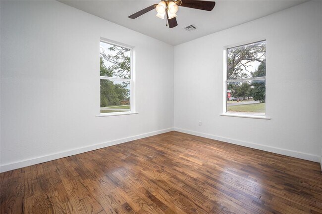 Building Photo - 119 S Harrison Ave