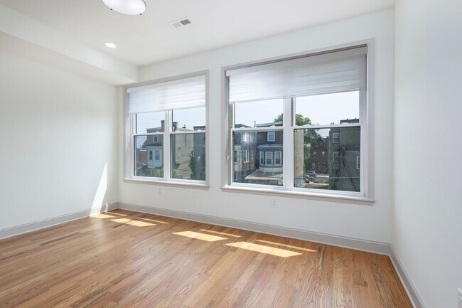 Building Photo - 3116 Clifford St