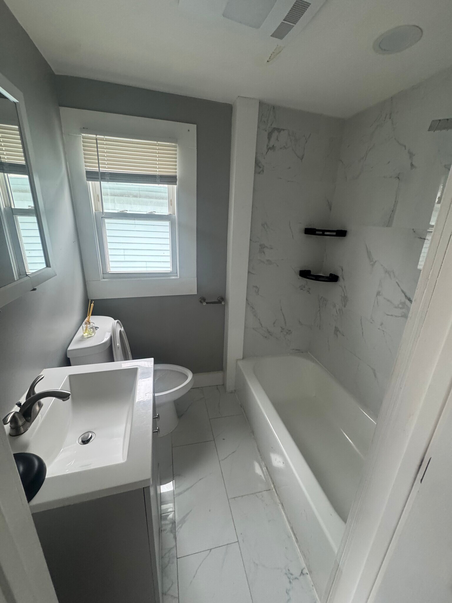 Building Photo - 478 Shelton Ave