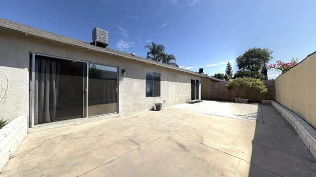 Building Photo - 7920 Temecula Pl