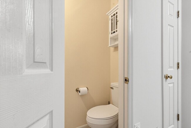 Building Photo - 2420 Dew Meadow Ct