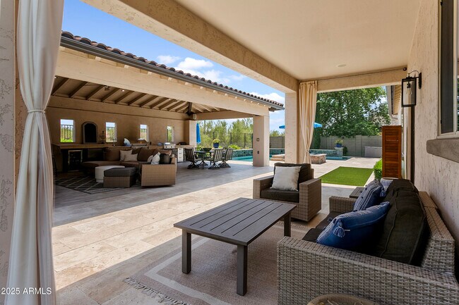 Building Photo - 5803 E Parnell Dr