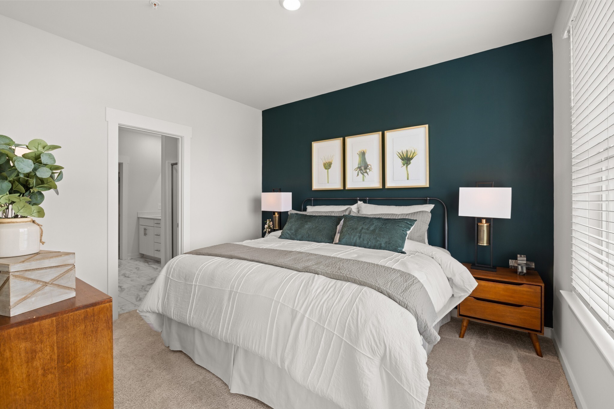Building Photo - 572 Trinity Way