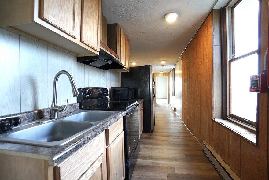 Primary Photo - 225 Jones Ave
