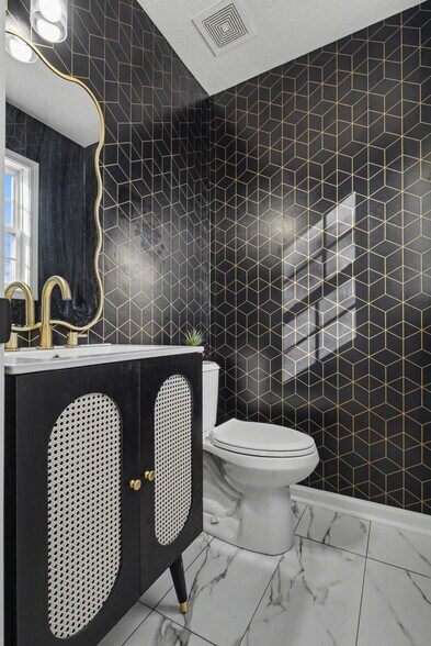 Building Photo - 256 Fritz Cir