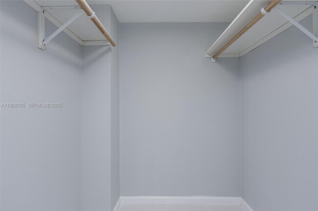 Building Photo - 3090 N Course Dr