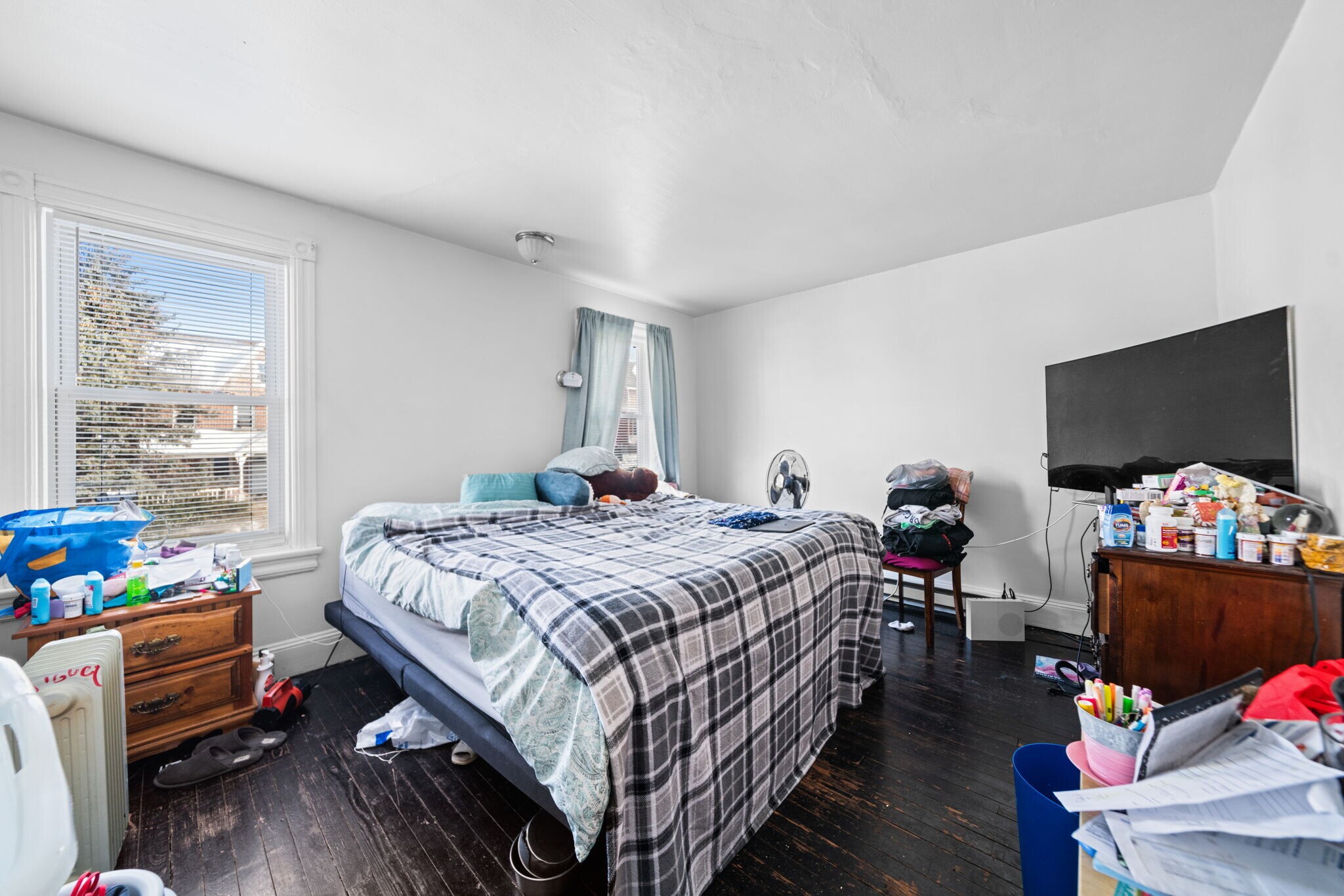 Building Photo - 74 S 6th Ave