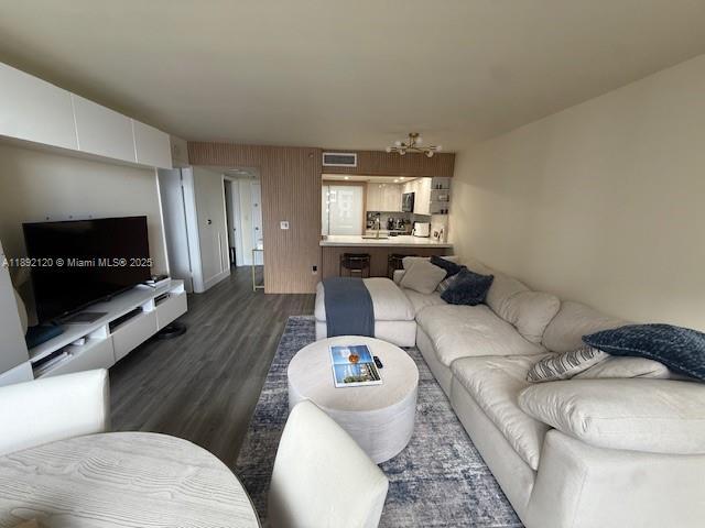 Building Photo - 540 Brickell Key Dr