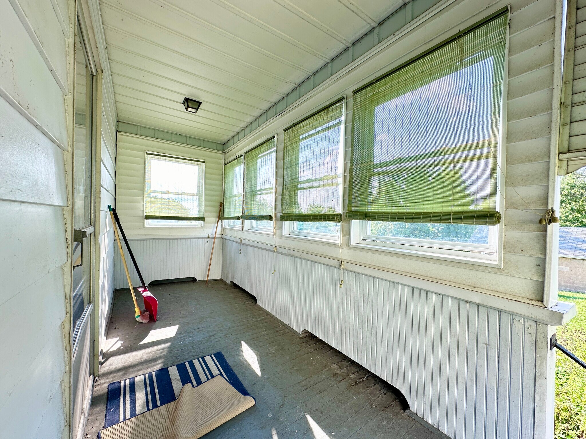 Building Photo - 1413 Laurel Pl