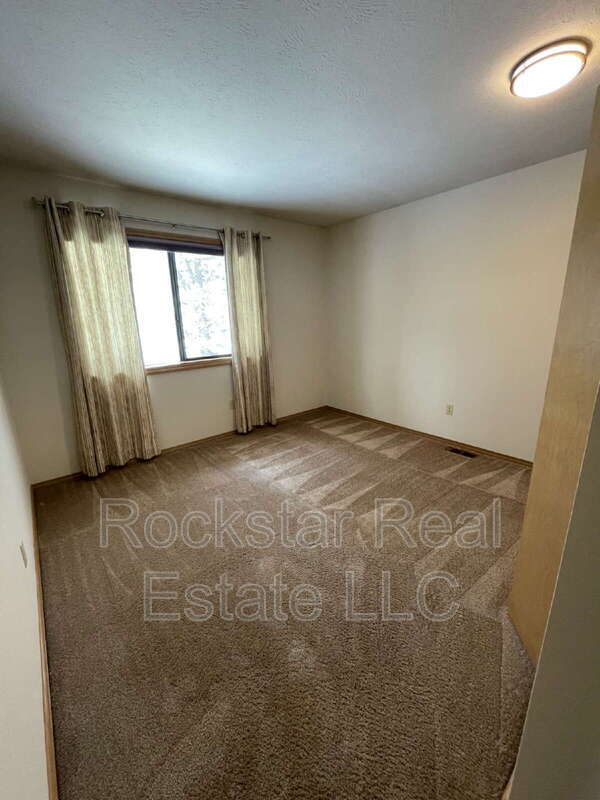 Building Photo - 5605 N Northwood Dr