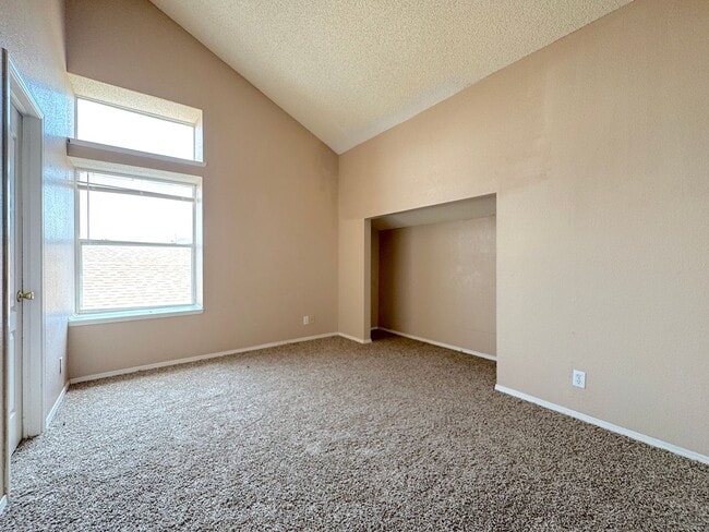 Building Photo - Northeast El Paso 3 Bed/2 Bath