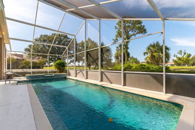 Building Photo - Beautiful 2-Bed Pool Home with Deeded Golf...