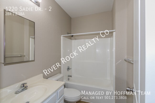 Building Photo - 1220 Sadie Dr