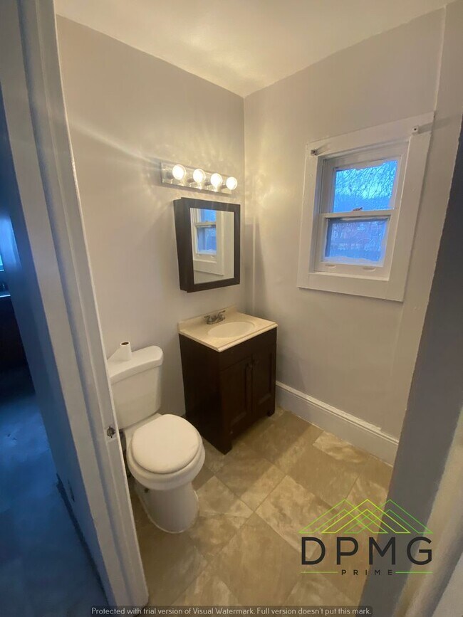 Building Photo - 129 Hill St