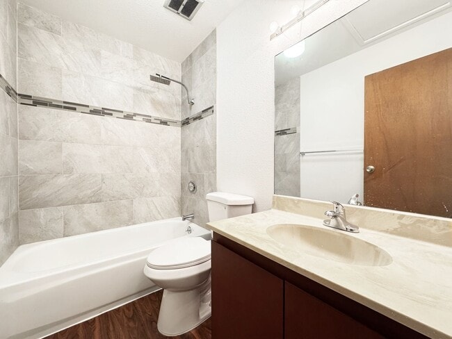 Building Photo - Recently Refreshed Kaneohe Townhouse