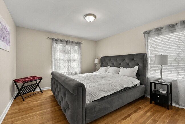 Building Photo - 129 Greenbriar Rd