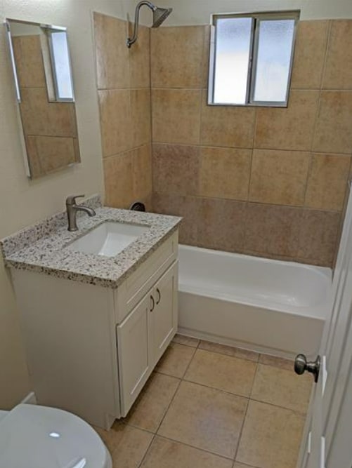 Building Photo - City Heights! RENOVATED 2-Bed, 1-Bath with...