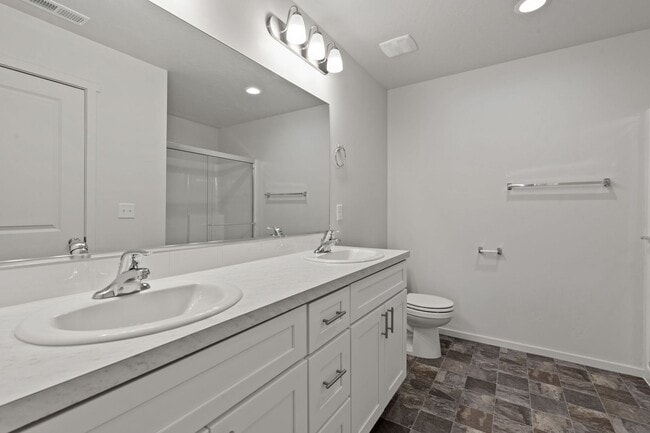 Building Photo - 4800-4802 E Fairview Ave