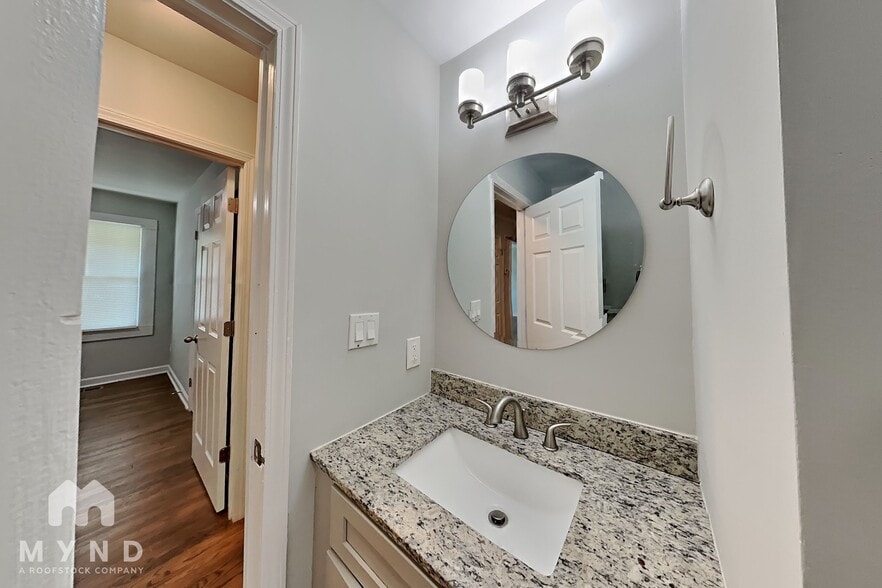 Building Photo - 6143 Castle Ct