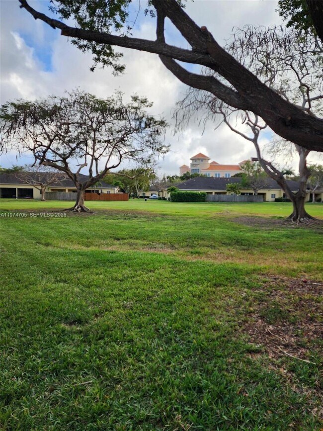 Building Photo - 1231 NE 32nd Ave