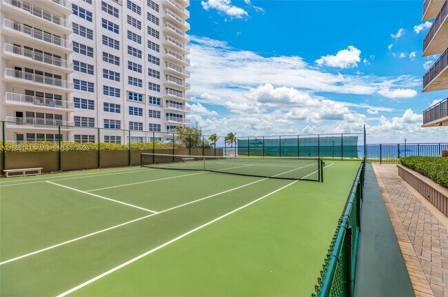 Building Photo - 3800 Galt Ocean Dr