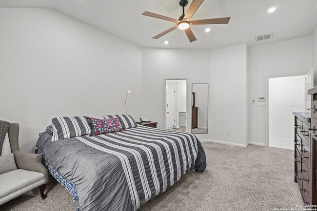 Building Photo - 10903 Wilson Oaks Dr
