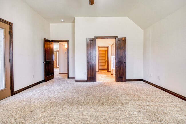 Building Photo - Beautiful home in Williamson Farms!
