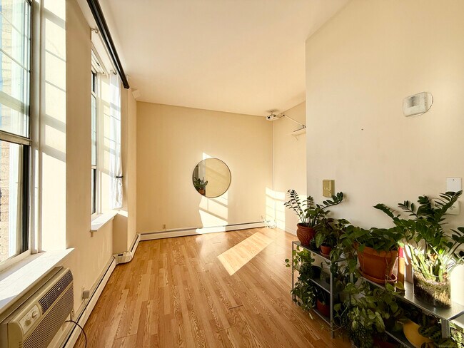 Building Photo - 124 Court St