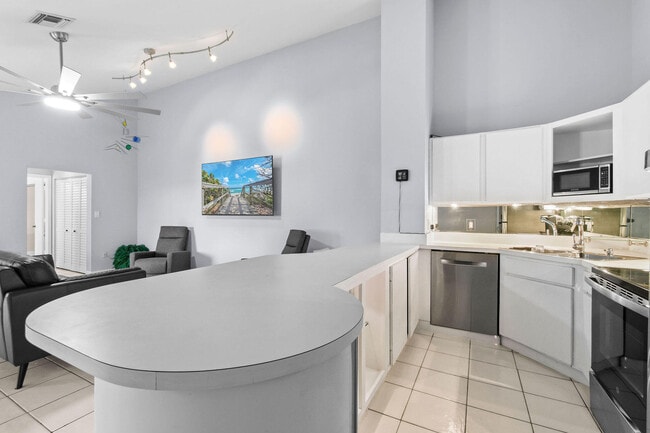 Building Photo - 1801 S US Hwy 1