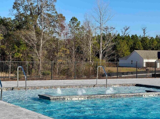 Building Photo - 403 Acosta Cir