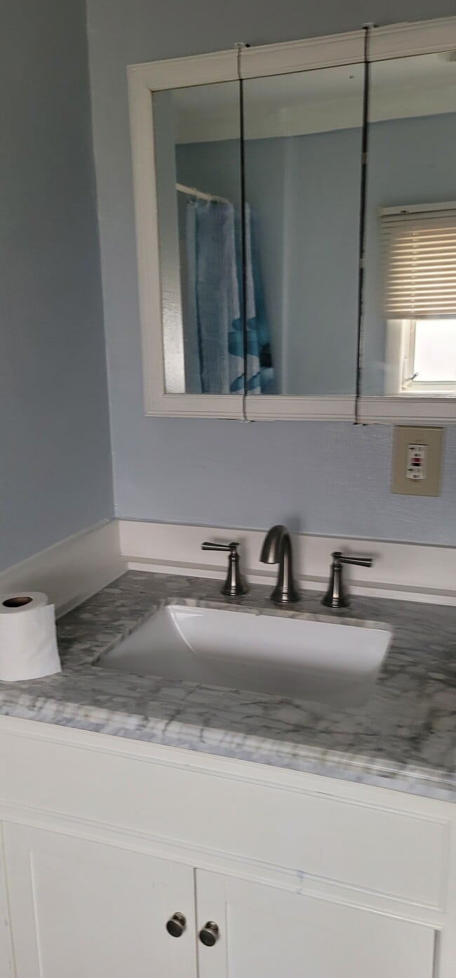 Building Photo - 3257 57th Ave N