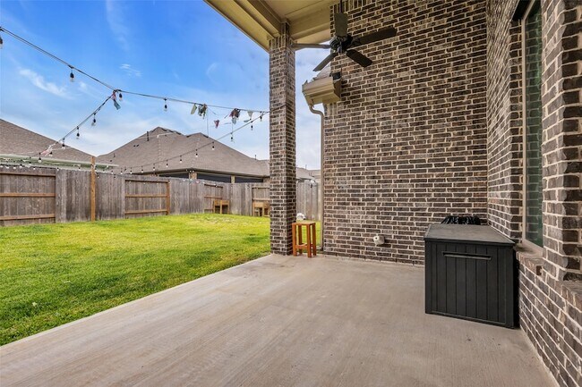 Building Photo - 32117 Magnolia River Trl
