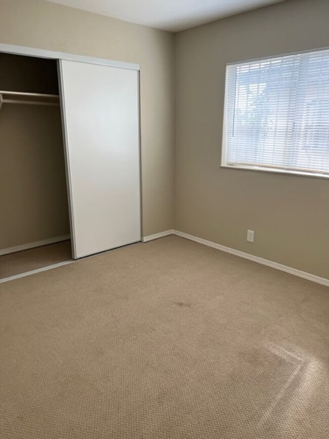 Building Photo - Spacious 4BR Cul-de-Sac Home with Large Backyard & Attached Garage