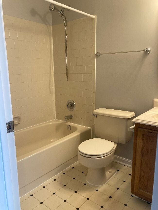 Building Photo - 112 Colony Ct