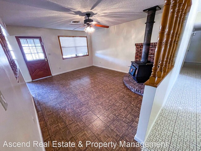 Building Photo - 4 br, 2 bath House - 3204 Suncrest Drive