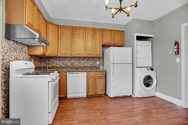 Building Photo - 434 Folcroft St