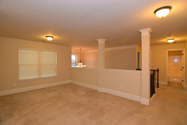 Building Photo - Huge 5 Bed/4 Bath Home Near Ft. Gordon