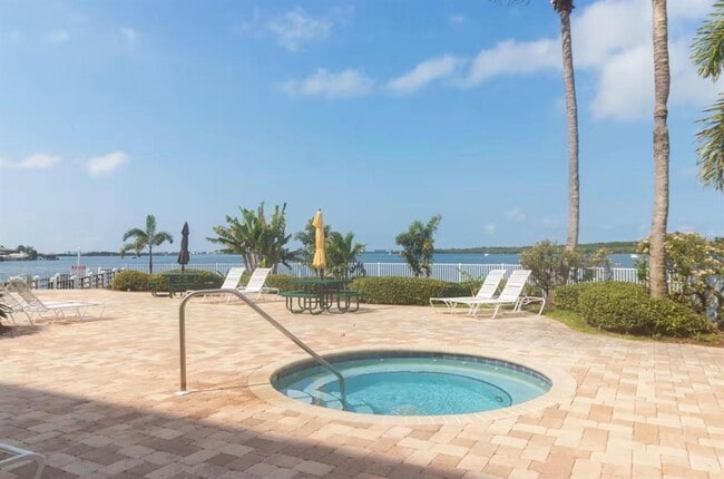 Building Photo - 8800 Bay Pines Blvd