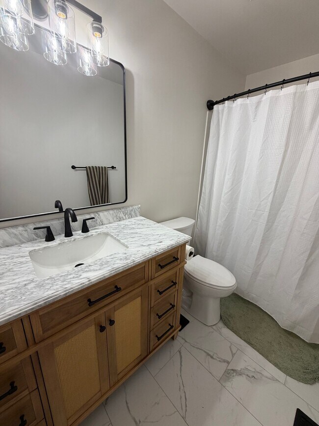Building Photo - 1523 NC-86