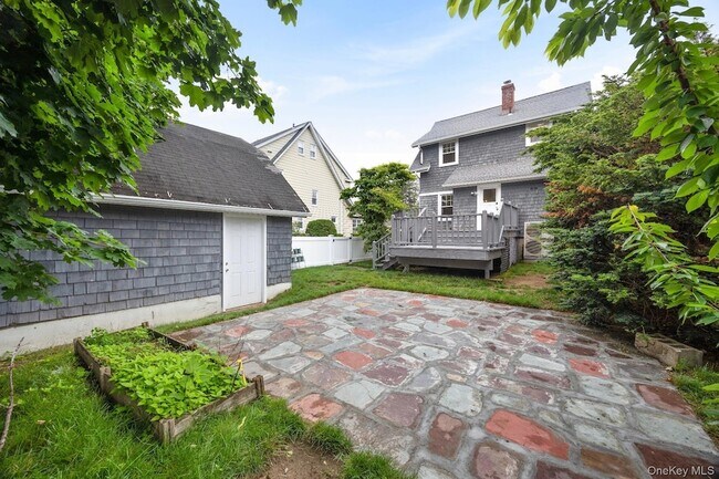 Building Photo - 56 Anderson Ave