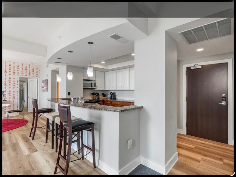 Building Photo - 314 N Broadway