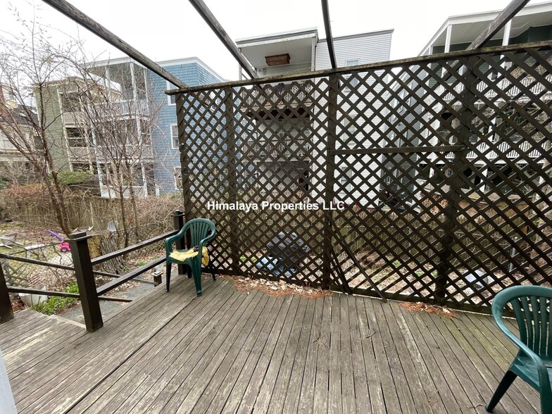 Apt 1 - 54 Fayette St