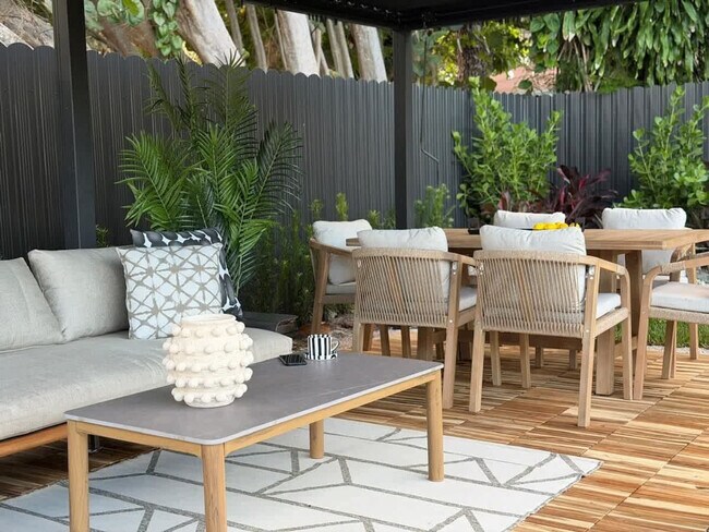 Building Photo - 400 NW 45th St