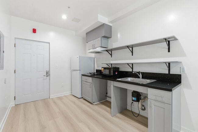 Interior Photo - 2025 New Jersey Street