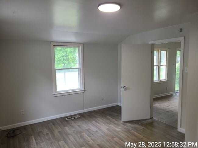 Building Photo - Nice 3BD/1BA