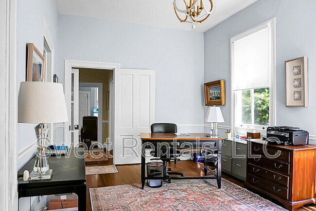 Building Photo - 6 Wentworth St