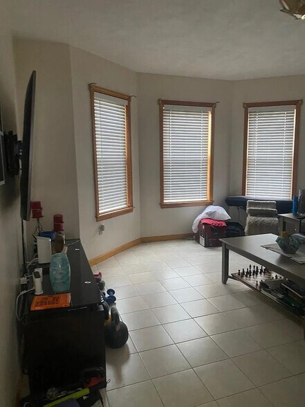 Living Room - 21 Mt Vernon St