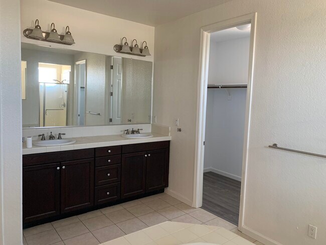 Building Photo - 4986 Webber Ct